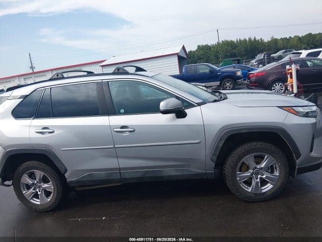 2022 TOYOTA RAV4 XLE 13