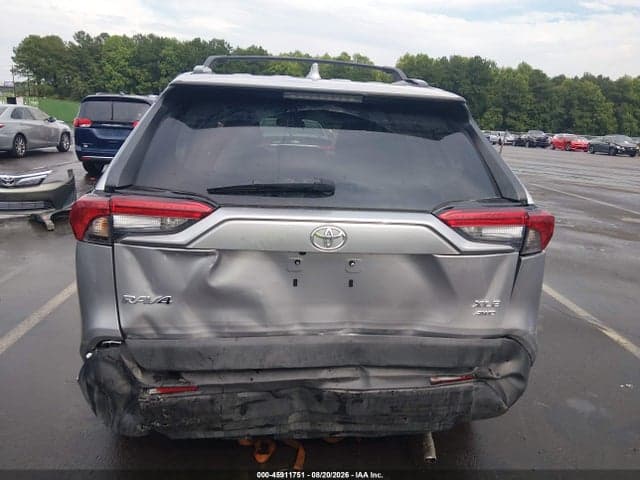 2022 TOYOTA RAV4 XLE 6