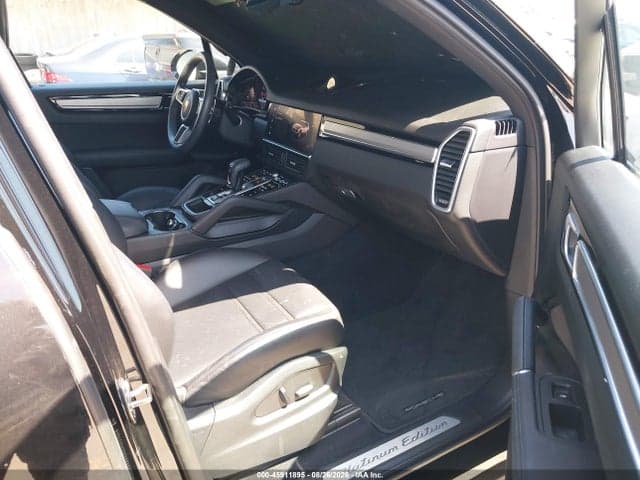 2023 PORSCHE CAYENNE PLATINUM EDITION 5