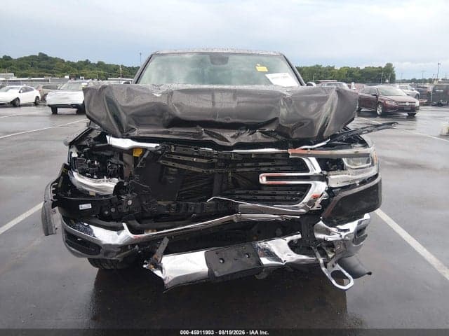 2019 RAM 1500 LARAMIE 4X4 6'4 BOX 6