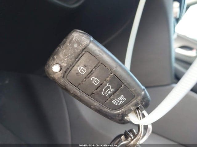 2019 HYUNDAI SANTA FE SE 11