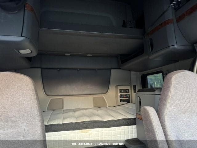2019 INTERNATIONAL LT 7