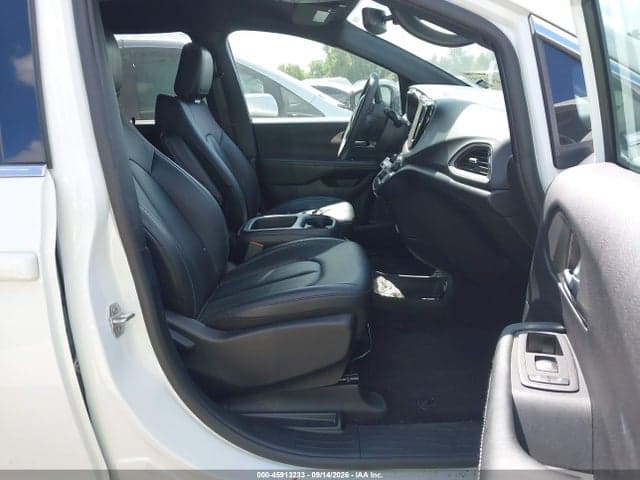 2025 CHRYSLER VOYAGER LX 5