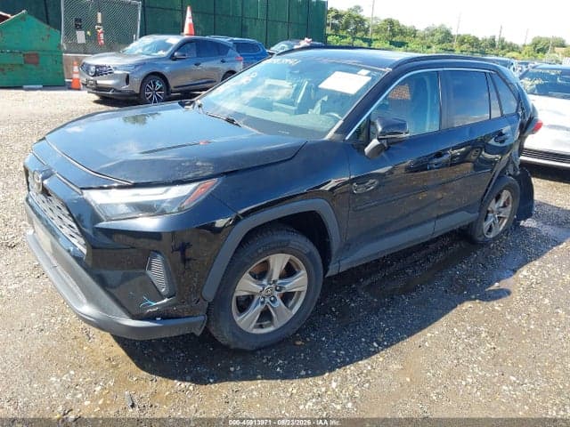 2022 TOYOTA RAV4 XLE 2