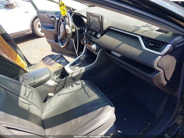 2022 TOYOTA RAV4 XLE 5