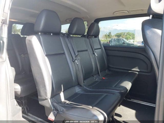 2018 MERCEDES-BENZ METRIS 8