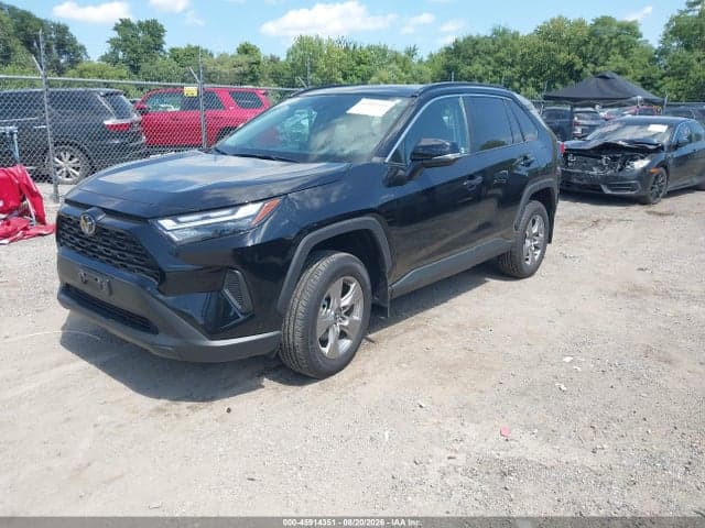 2025 TOYOTA RAV4 XLE 2