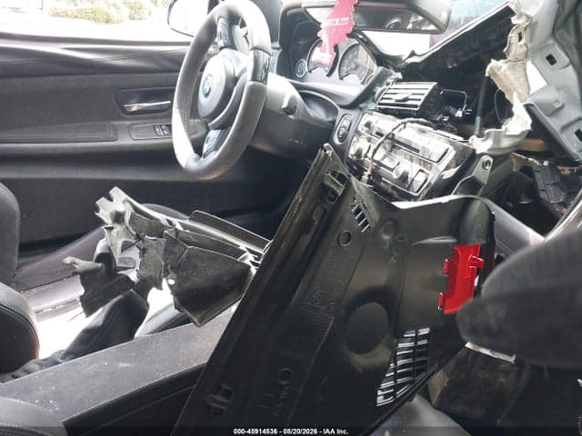 2020 BMW M4 CS 5