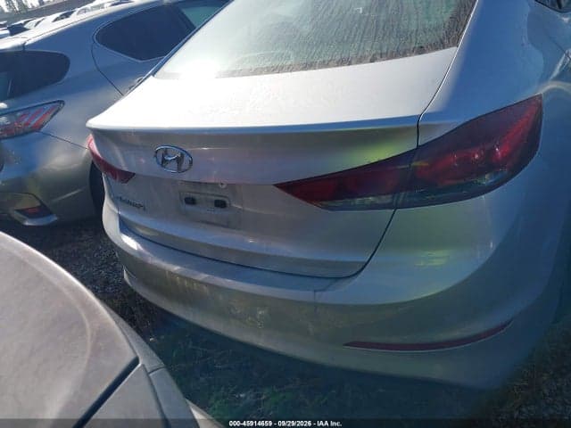 2017 HYUNDAI ELANTRA SE 16