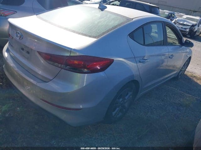 2017 HYUNDAI ELANTRA SE 4