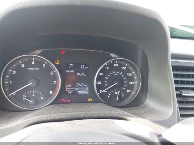 2017 HYUNDAI ELANTRA SE 7
