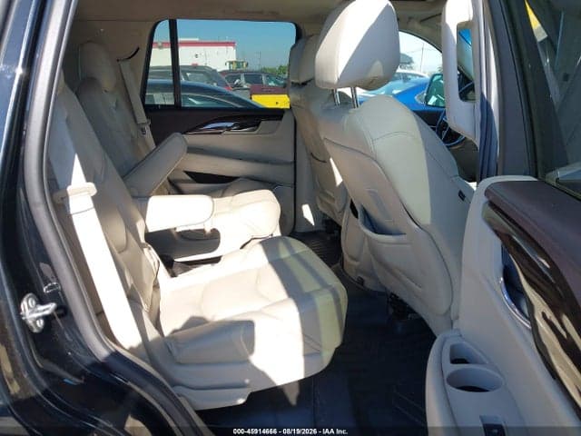 2017 CADILLAC ESCALADE LUXURY 8