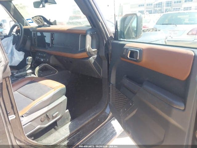 2024 FORD BRONCO OUTER BANKS 5