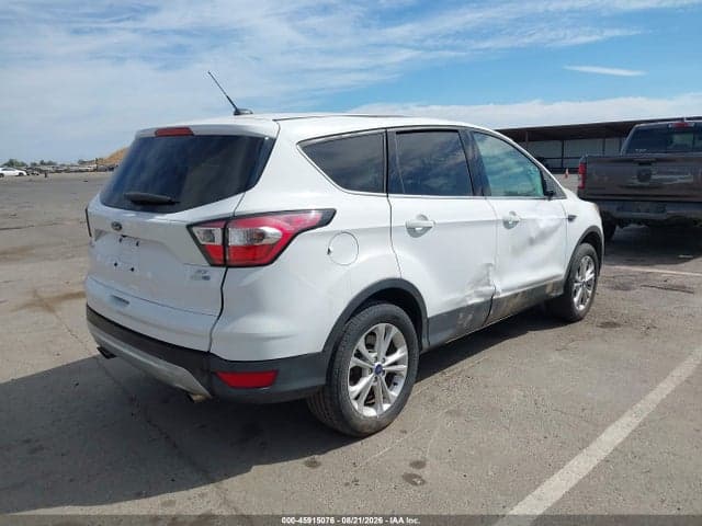 2017 FORD ESCAPE SE 4