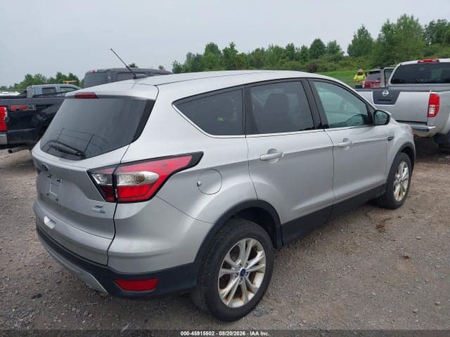 2017 FORD ESCAPE SE 4