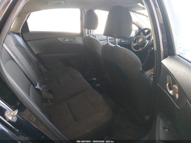 2021 KIA FORTE FE 8