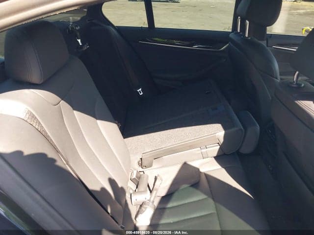 2020 BMW 530I 8