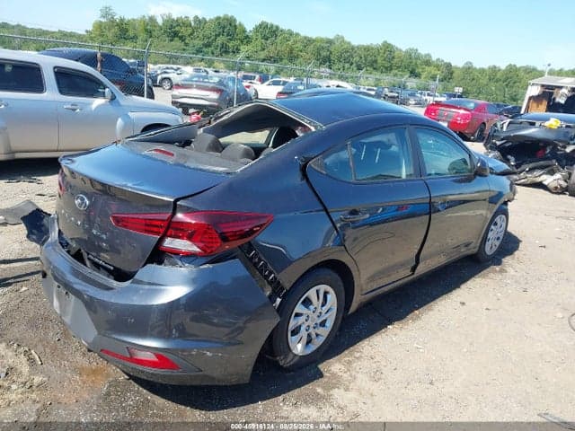2020 HYUNDAI ELANTRA SE 4