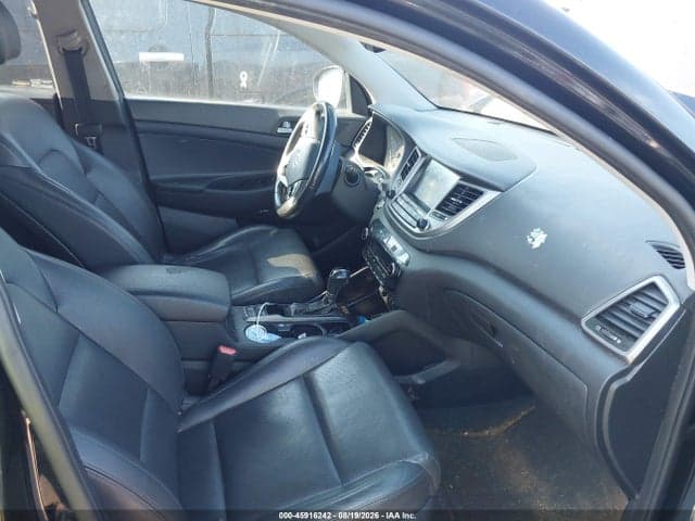 2017 HYUNDAI TUCSON SE PLUS 5