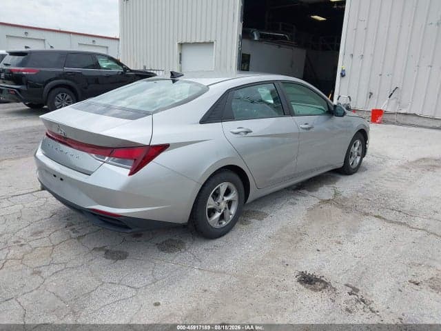 2021 HYUNDAI ELANTRA SE 4
