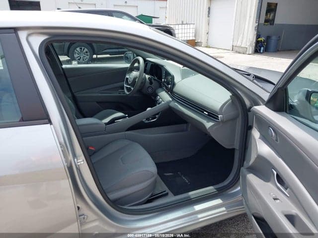2021 HYUNDAI ELANTRA SE 5