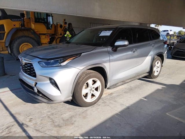 2021 TOYOTA HIGHLANDER LE 1