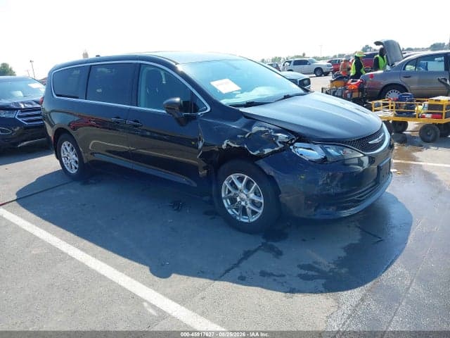 2017 CHRYSLER PACIFICA TOURING 1