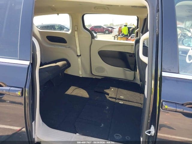 2017 CHRYSLER PACIFICA TOURING 8