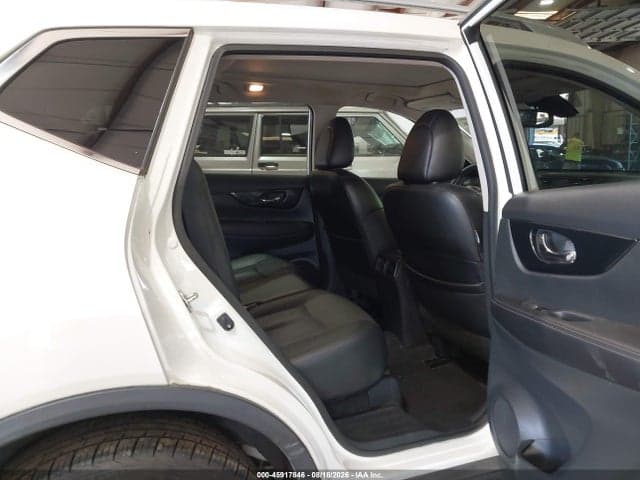 2017 NISSAN ROGUE SL 8
