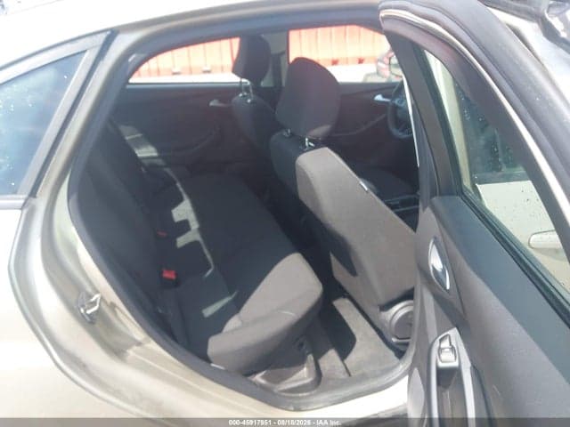 2017 FORD FOCUS SE 8