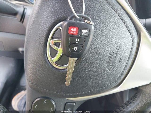 2019 TOYOTA COROLLA SE 11