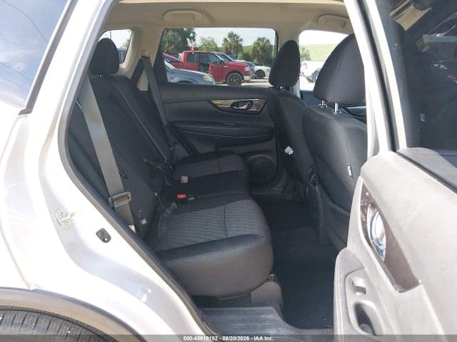 2019 NISSAN ROGUE S 8