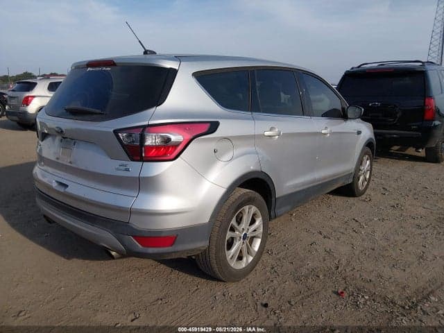 2017 FORD ESCAPE SE 4