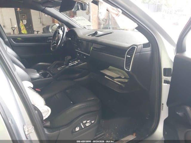 2019 PORSCHE CAYENNE S 5