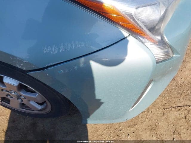 2017 TOYOTA PRIUS THREE 6