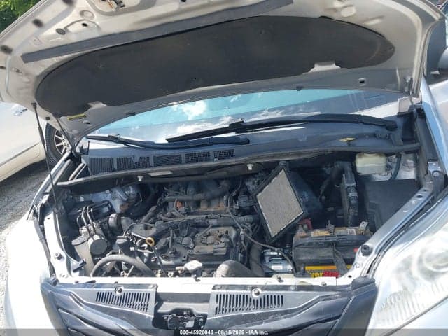 2017 TOYOTA SIENNA L 7 PASSENGER 10
