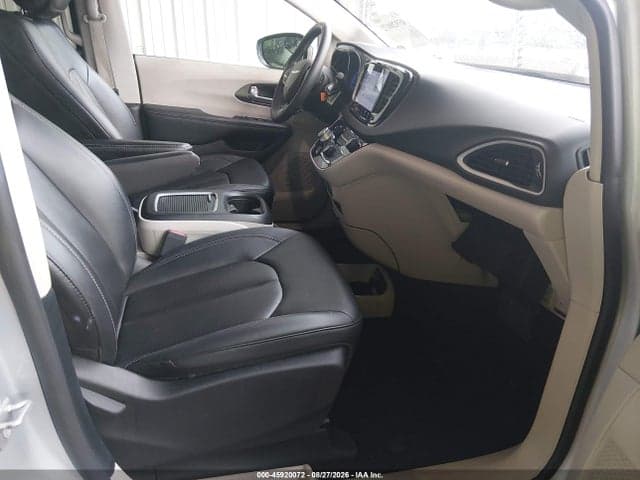 2024 CHRYSLER PACIFICA TOURING L 5