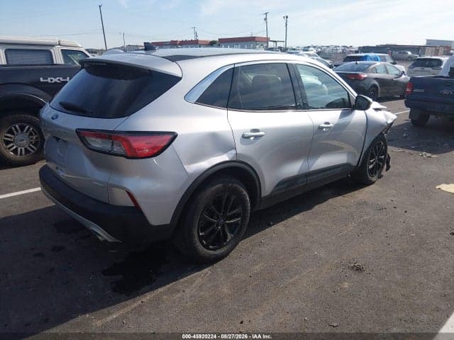 2020 FORD ESCAPE SE 4