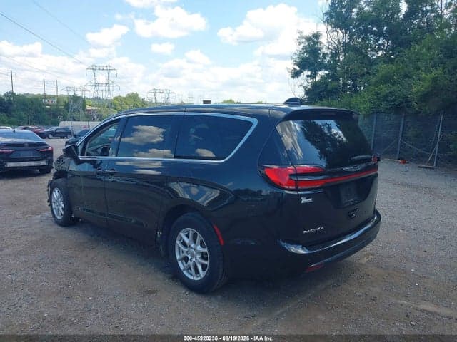 2023 CHRYSLER PACIFICA TOURING L 3