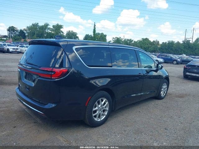 2023 CHRYSLER PACIFICA TOURING L 4
