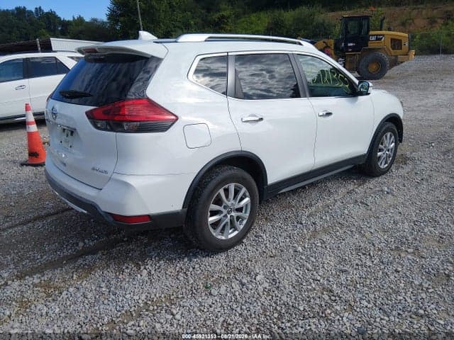 2017 NISSAN ROGUE SV 4