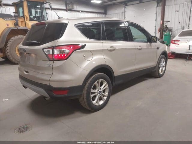 2017 FORD ESCAPE SE 4