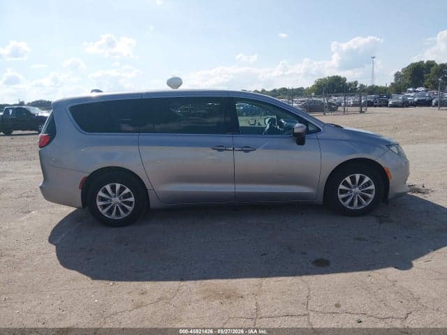 2017 CHRYSLER PACIFICA TOURING 14