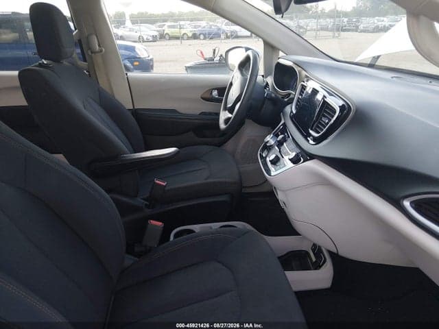 2017 CHRYSLER PACIFICA TOURING 5