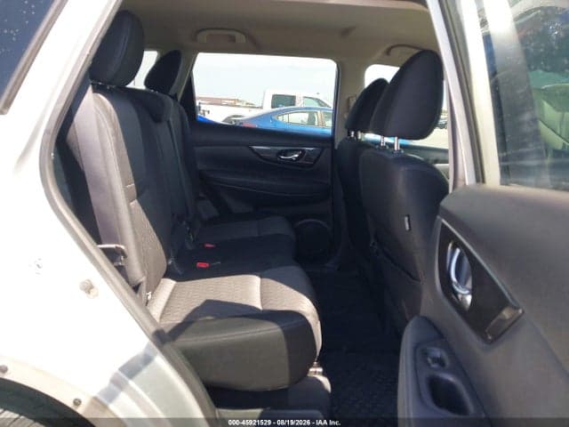 2017 NISSAN ROGUE S 8