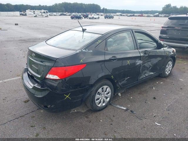 2017 HYUNDAI ACCENT SE 4