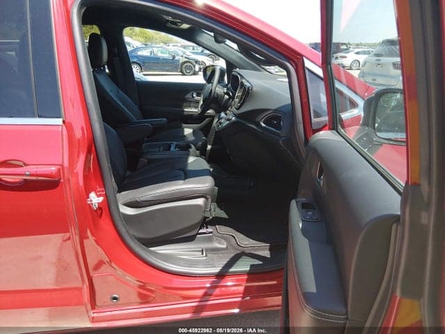 2027 CHRYSLER PACIFICA 5