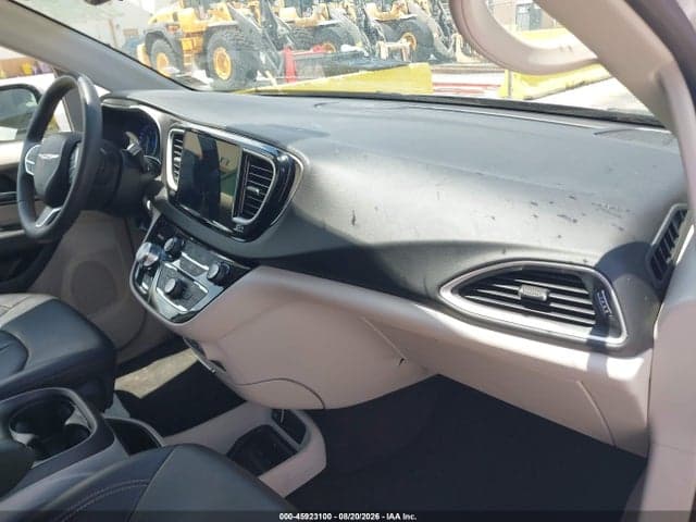 2024 CHRYSLER PACIFICA TOURING L 5