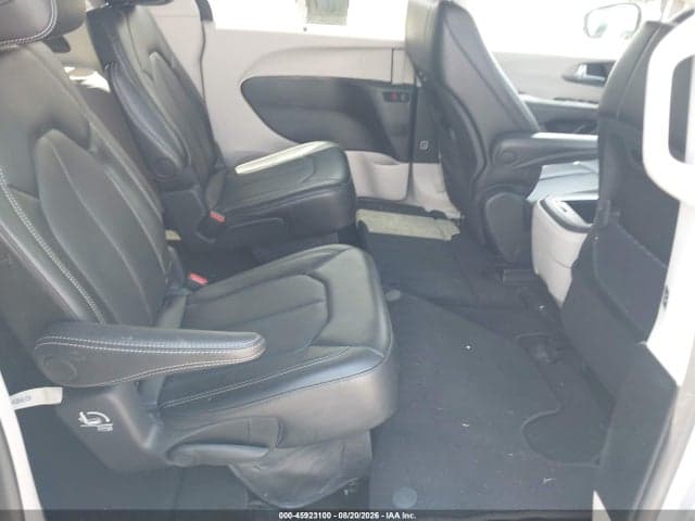 2024 CHRYSLER PACIFICA TOURING L 8