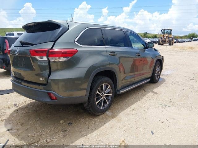 2018 TOYOTA HIGHLANDER XLE 4